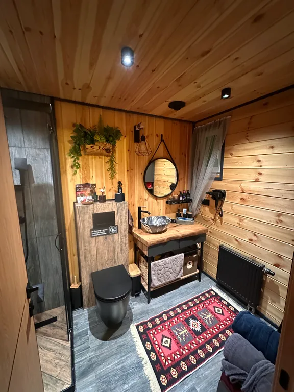 Шале у озера