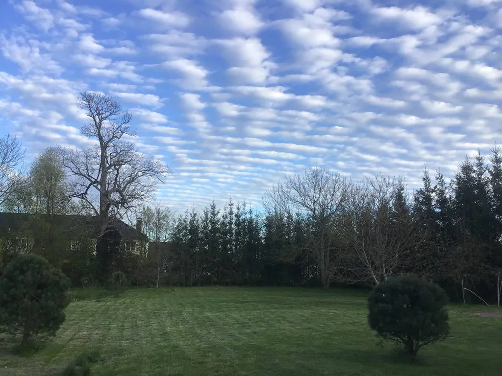 Дом с пляжем у моря