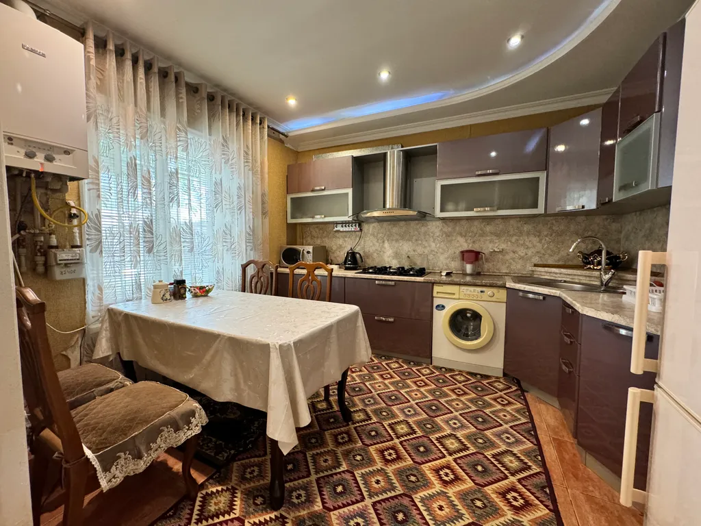 Коттедж Дом в центре города — Махачкала