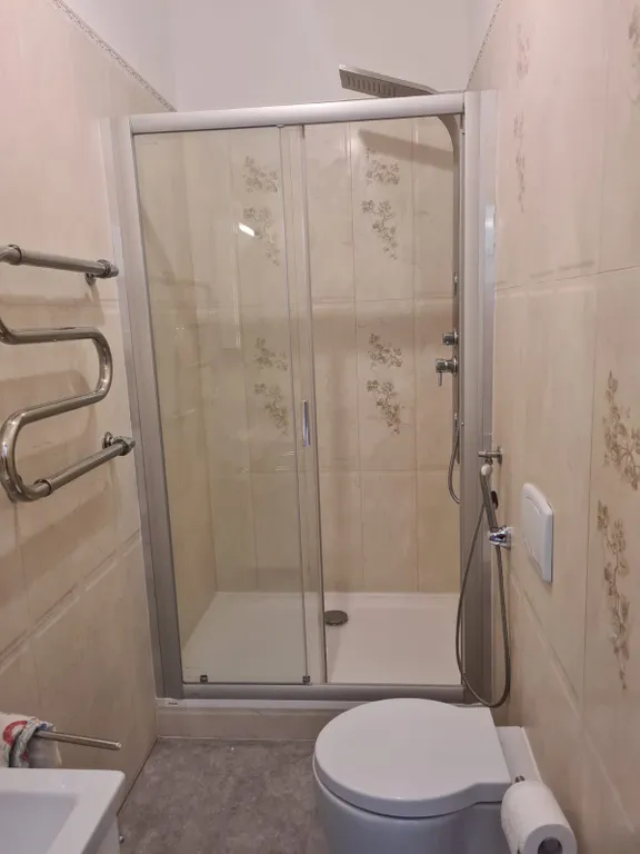 Art Deco One-Bedroom Suite in Library House