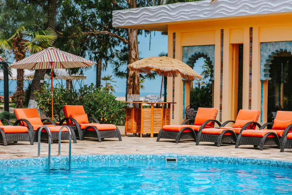 Элитные апартаменты с бассейном в Dreamland Oasis