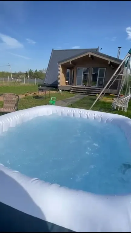 Дом в тишине леса и полей