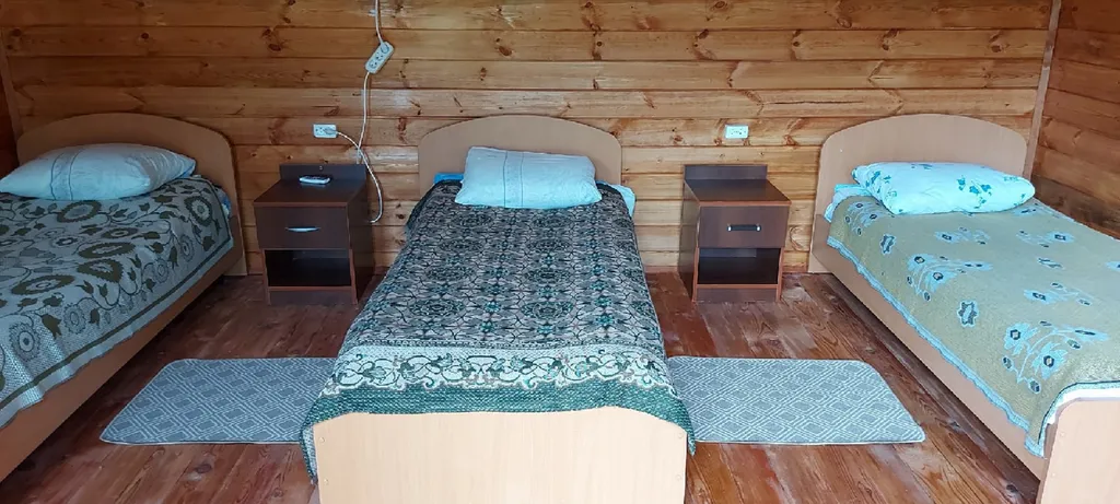 Дом в деревне на берегу реки для спокойного отдыха