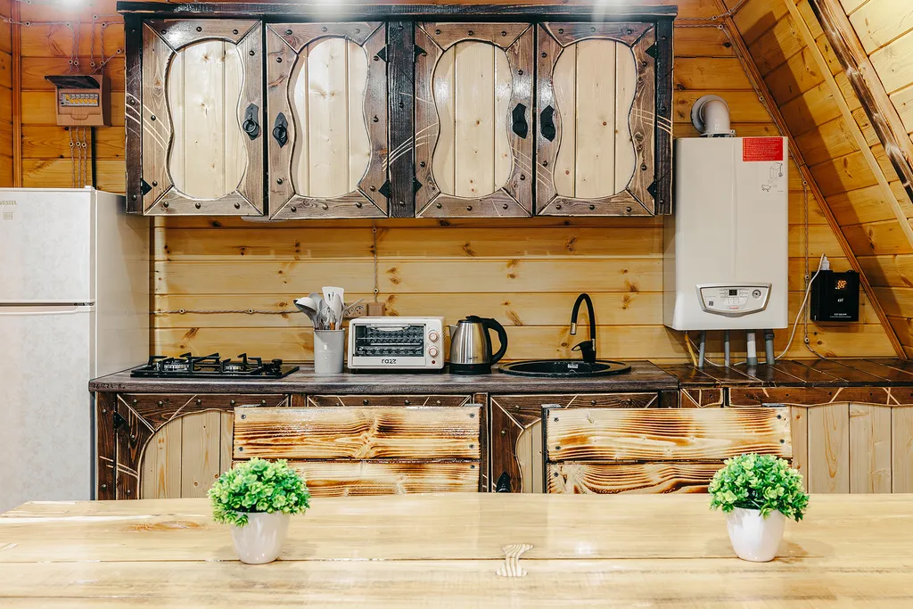 Коттедж в лесу с бассейном