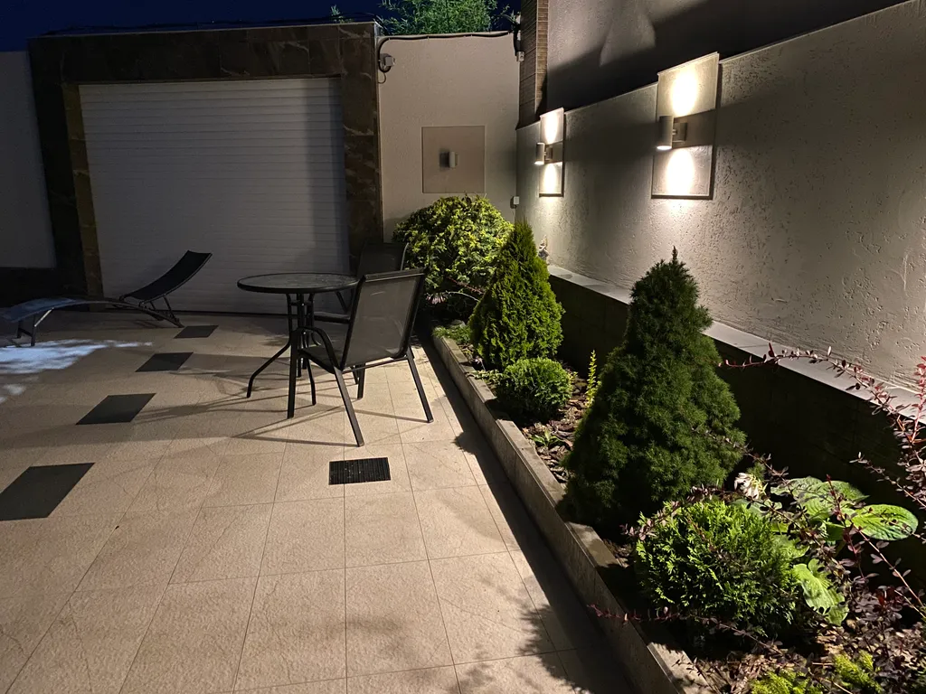 Дом с бассейном, баней и видом на море