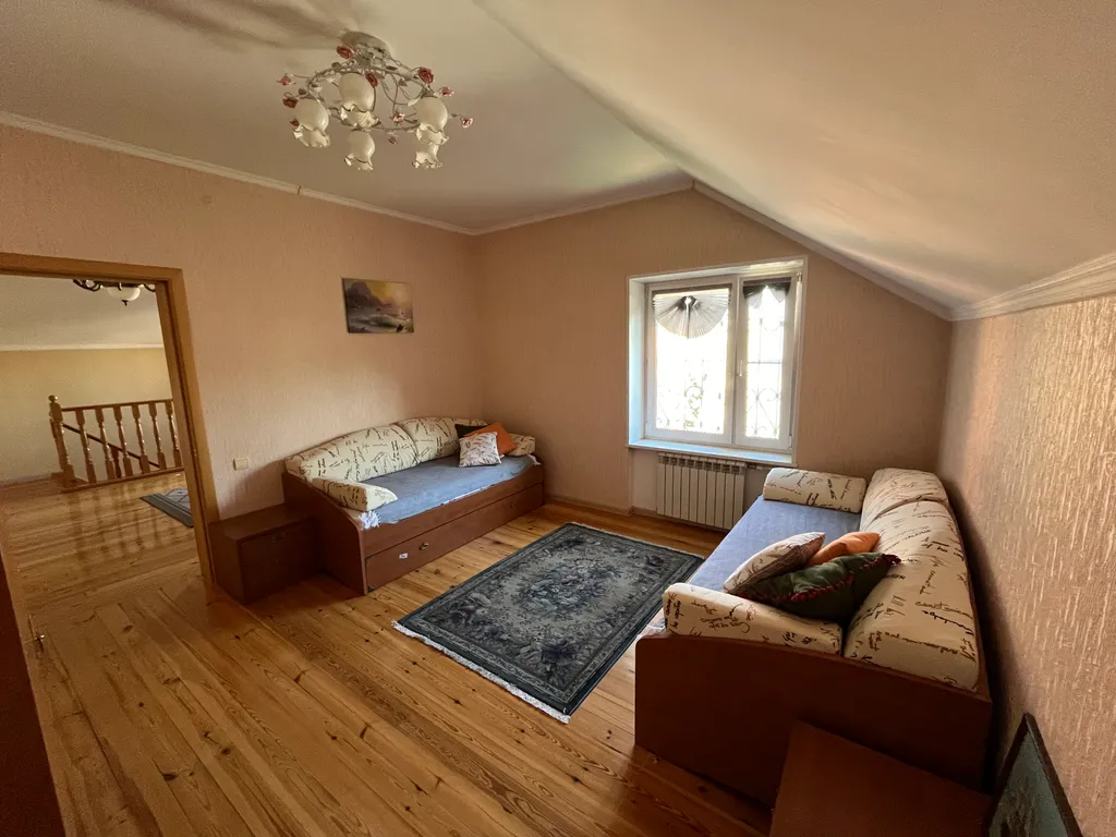 Шикарный загородный дом с бильярдом