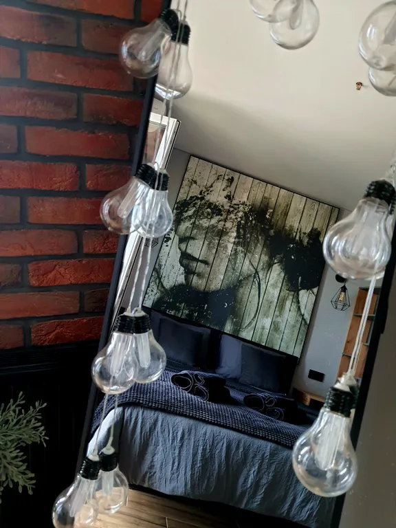 Брутальная студия в стиле лофт, панорамный вид