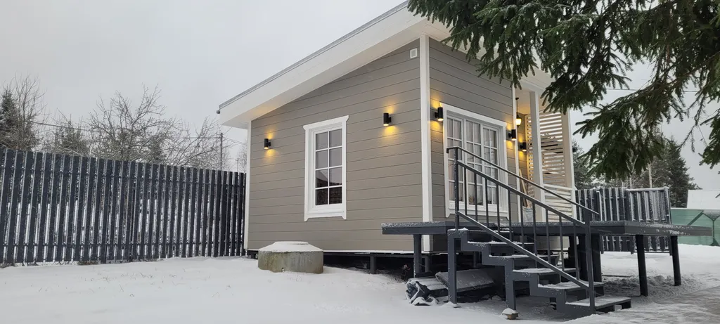 Уютный дом с банным домиком рядом с лесом