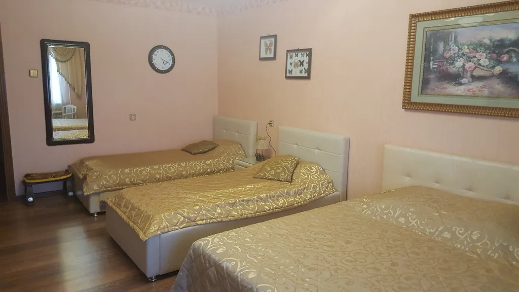 Квартира Апартаменты 6 с видом на море и внутренний дворик с бассейном — Ейск