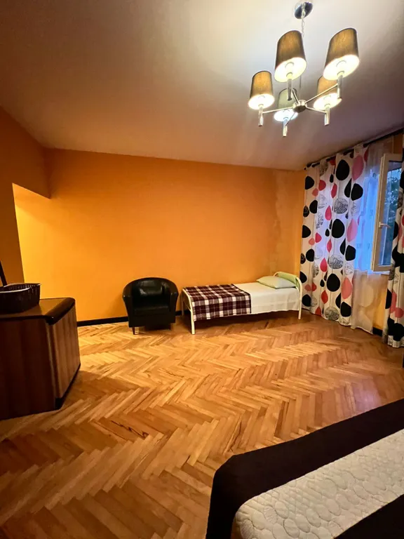 Комната в коттедже с бассейном