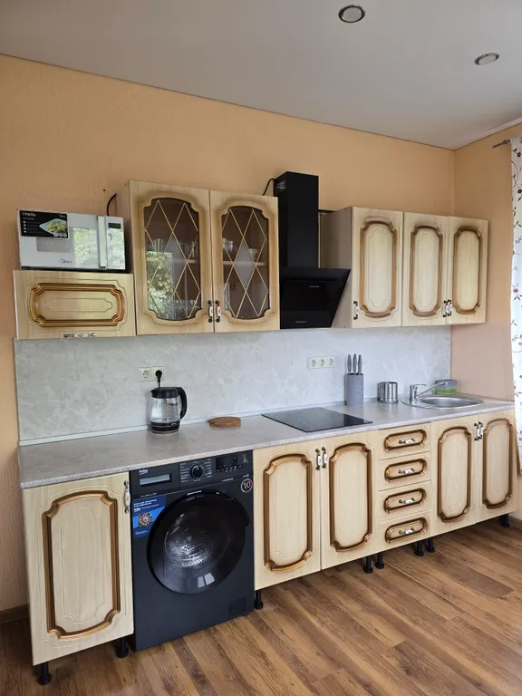 Дом - вилла - коттедж 5 спален
На территории бассейн