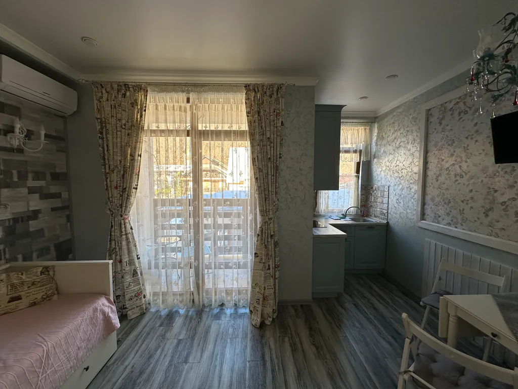 Уютная студия с видом на горы