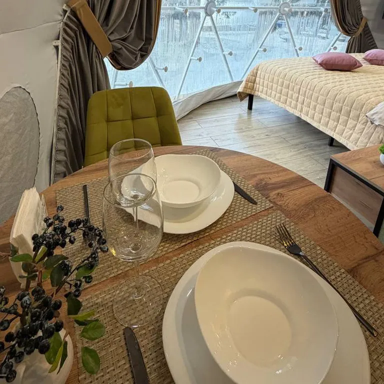 Дом для двоих в сосновом лесу