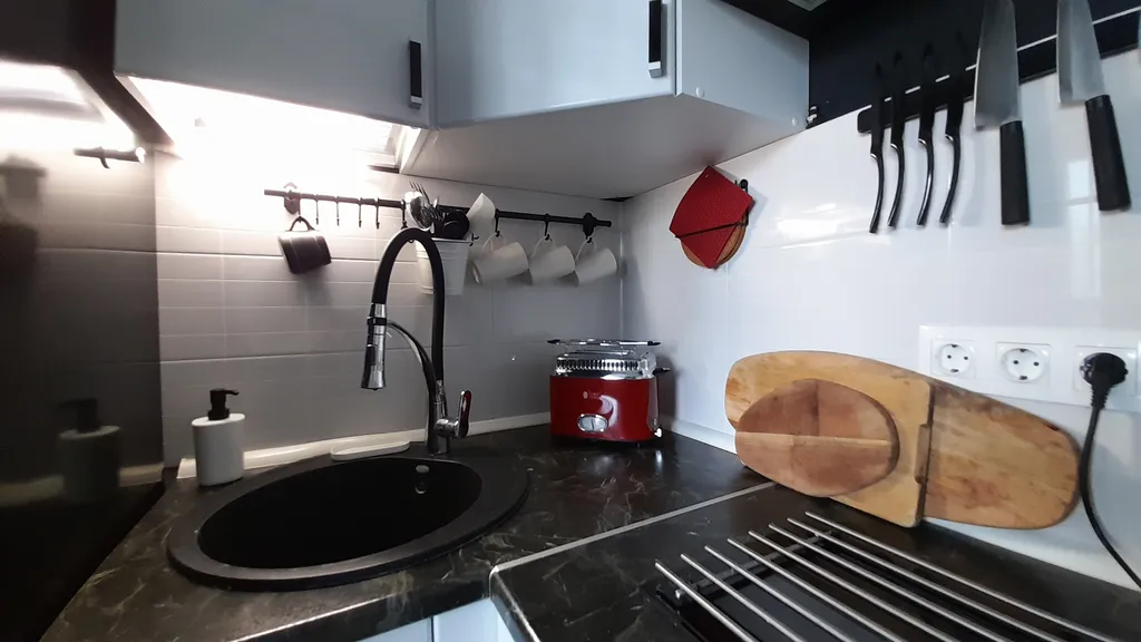 Современная студия на Авиаторов