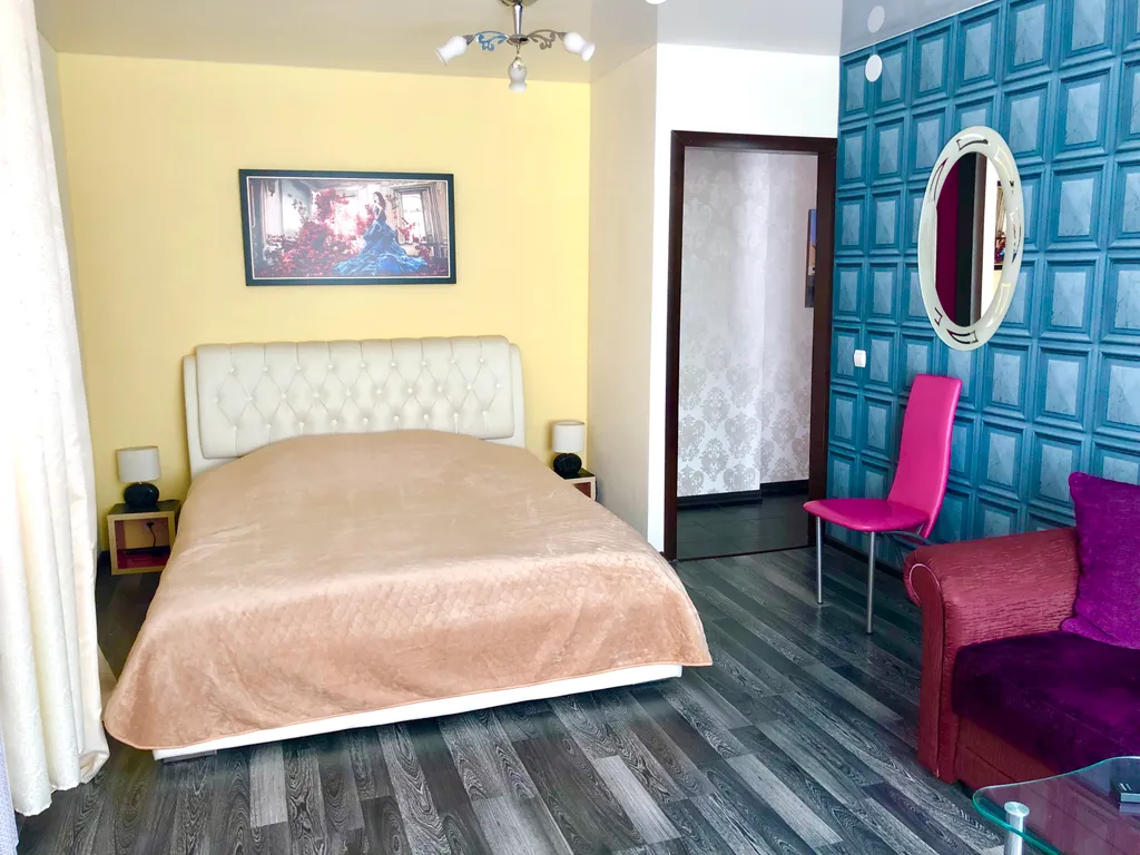 Квартира у площади Якуба Коласа и Комаровского рынка — аренда посуточно в Минск