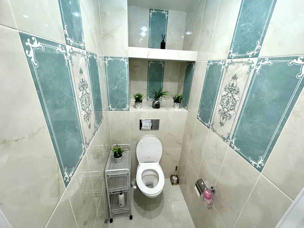 Апартаменты в античном стиле, с джакузи и красивым видом из окна