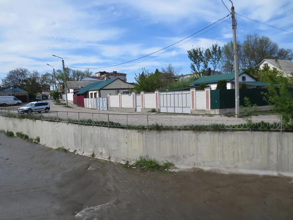 Коттедж Уютный дом с двумя спальнями в центре города — Ессентуки