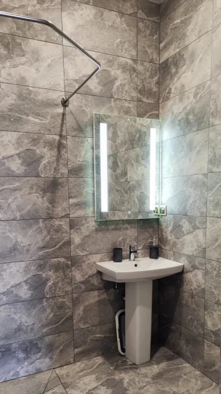 Трехместный номер с выходом во двор