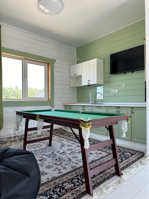 Коттедж с сауной с видом на лес