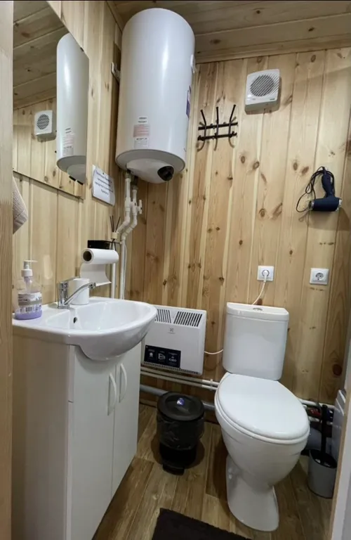 Частный дом у горы