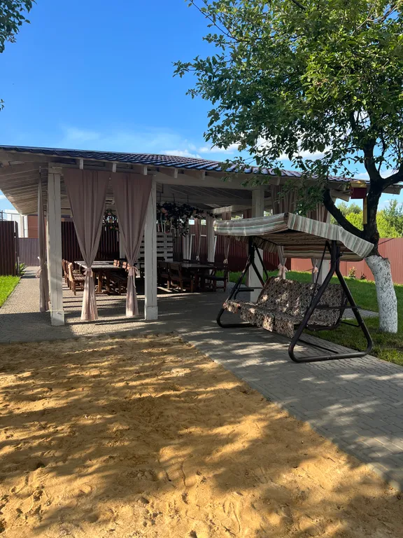 Уютный коттедж в черте города