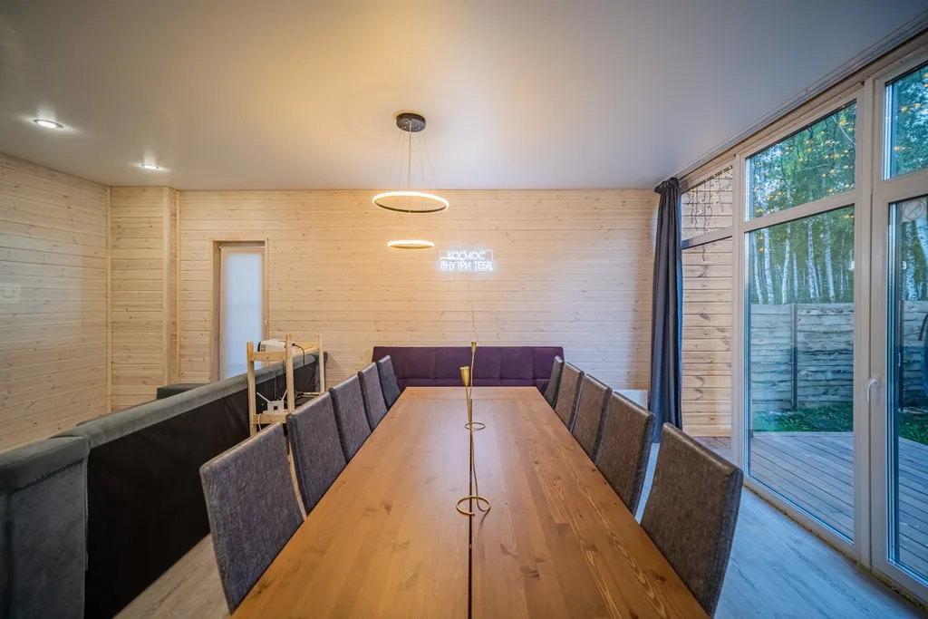 Уютный барн хаус с большими панорамными окнами Барн 4