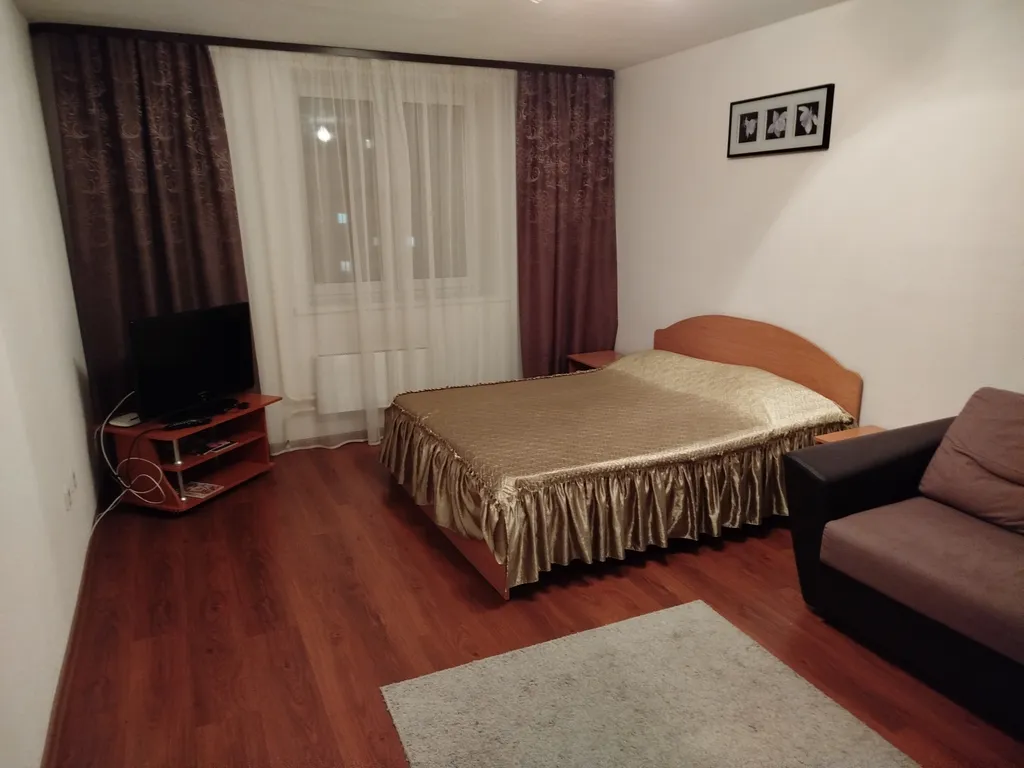 Уютная квартира в новом доме — аренда посуточно в Каменск-Уральский