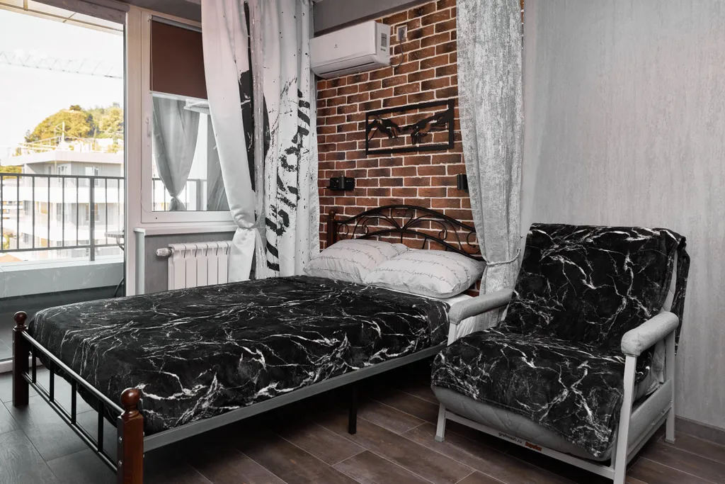 Апартамент в стиле лофт с обзорным видом на море