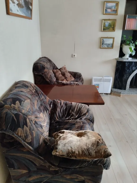 Скромная квартира с изолированными комнатами в центре