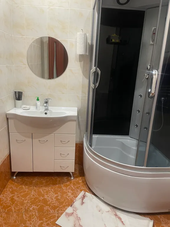 Квартира Просторная, уютная квартира в отличном месте — Элиста