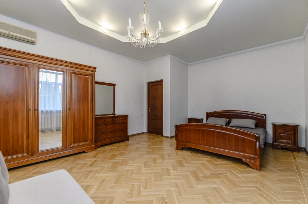 Коттедж Дом в элитном поселке с бассейном и сауной! — Вешки