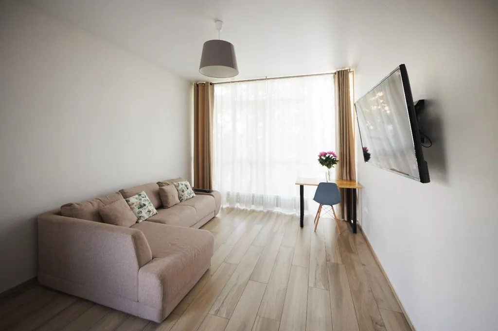 Современный уютный дом с панорамным остеклением