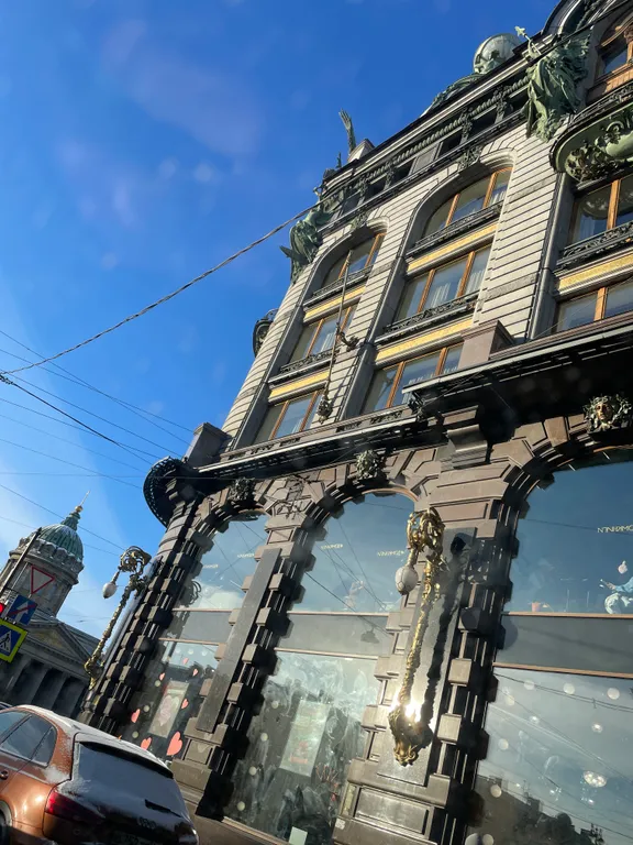 Синяя комната на мансарде