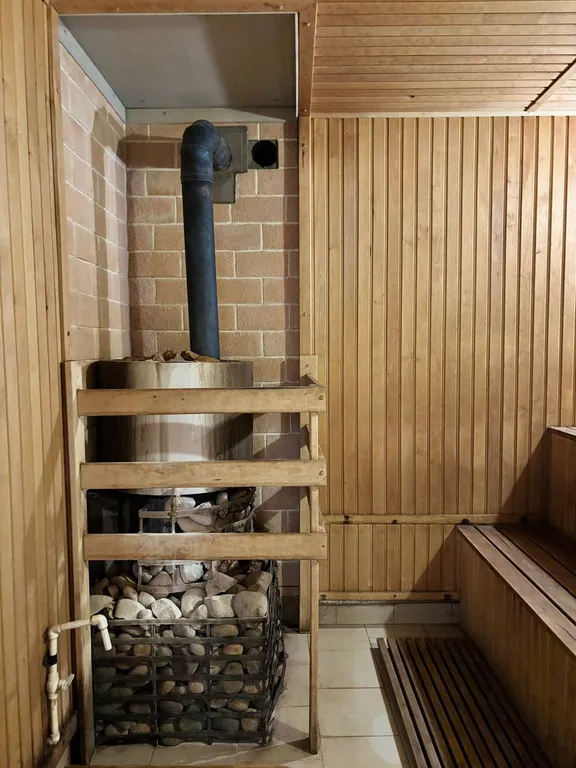 Апартаменты на берегу озера с видом на гору Бештау