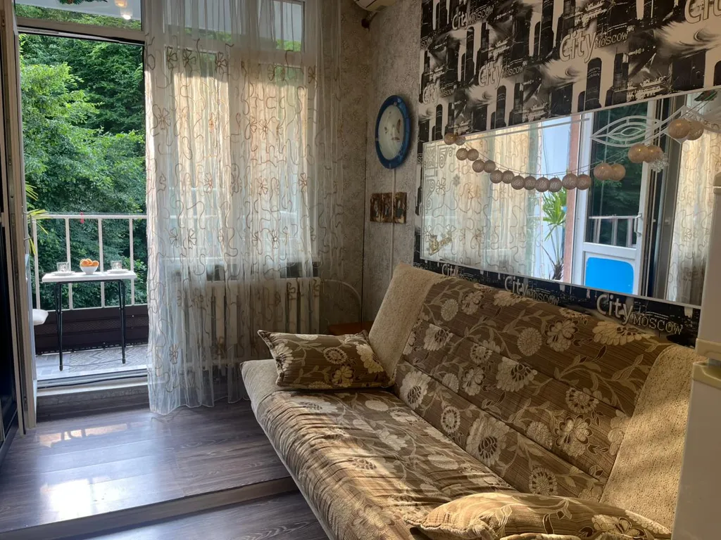 Терем с мансардой в дивном лесу у моря, с новым ремонтом и обстановкой