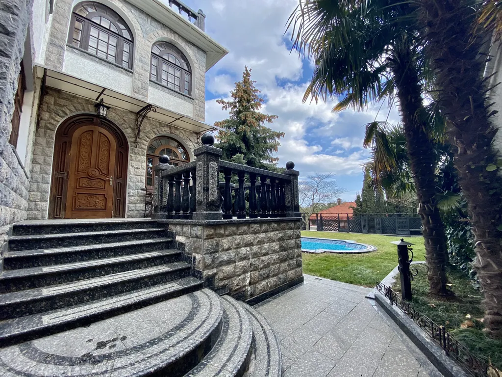 Особняк в заповедной зоне