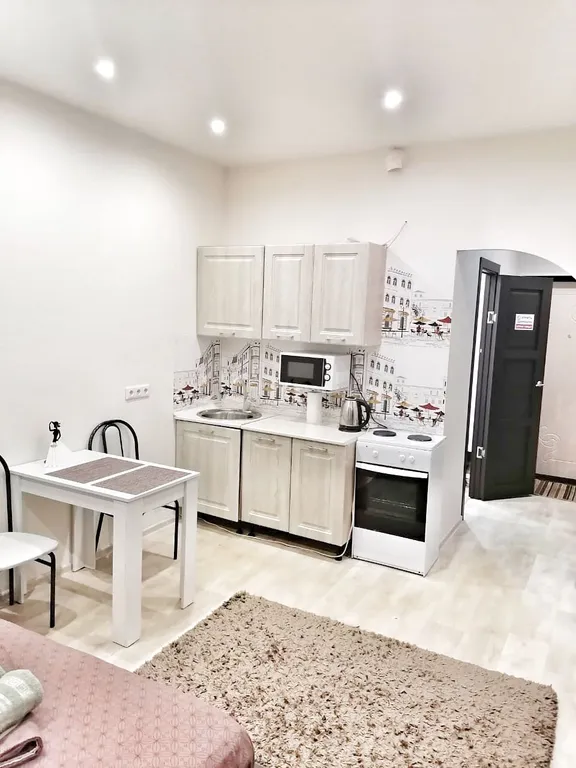 Уютная студия рядом с ТРЦ Аура, ЖД вокзалом, Аэопортом