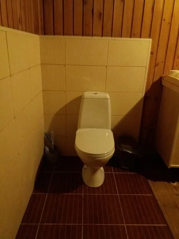 Большой коттедж на берегу озера