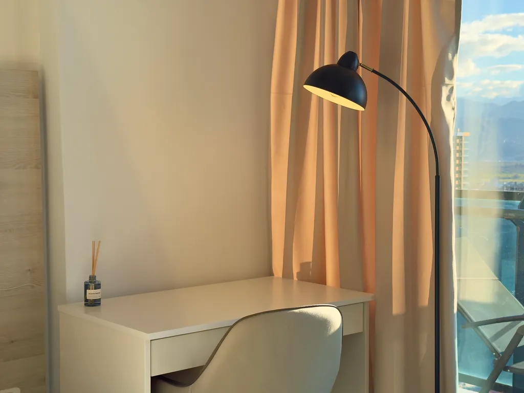 Солнечная студия на берегу моря