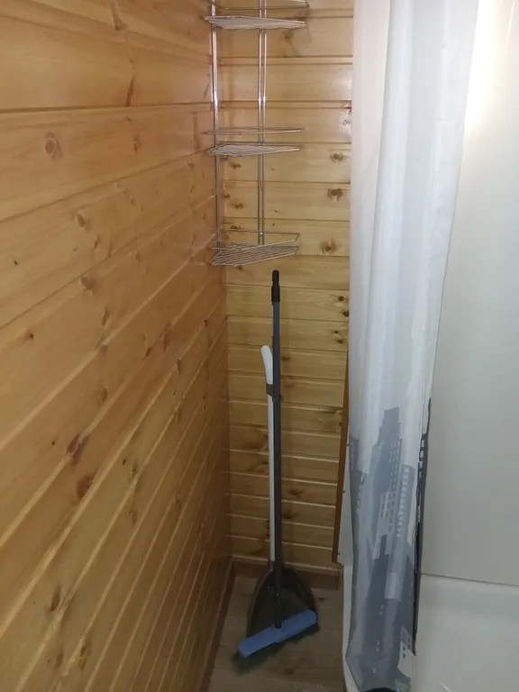 Уютный дом на берегу озера в Мочохе