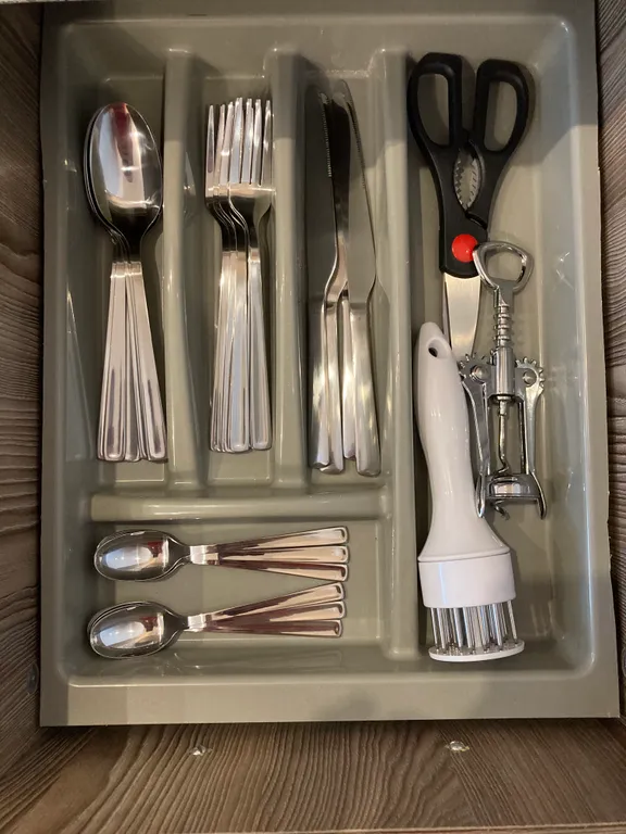 Просторная студия с огромной лоджией у озера