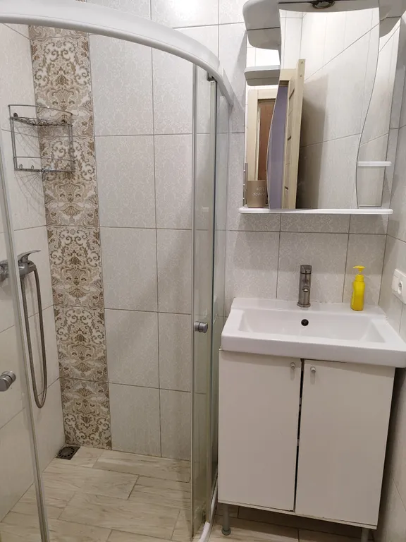 Апартамент с видом на кипарисы