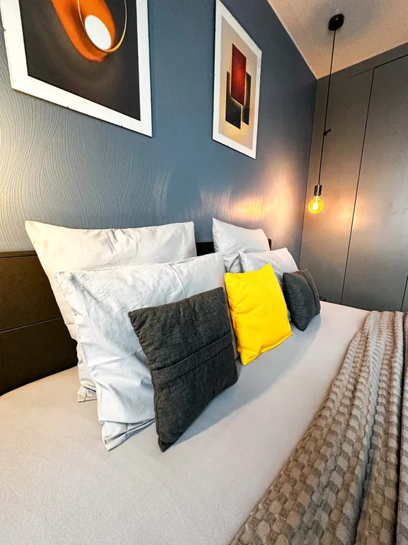 Geometry - просторная квартира с панорамным видом на реку в центре