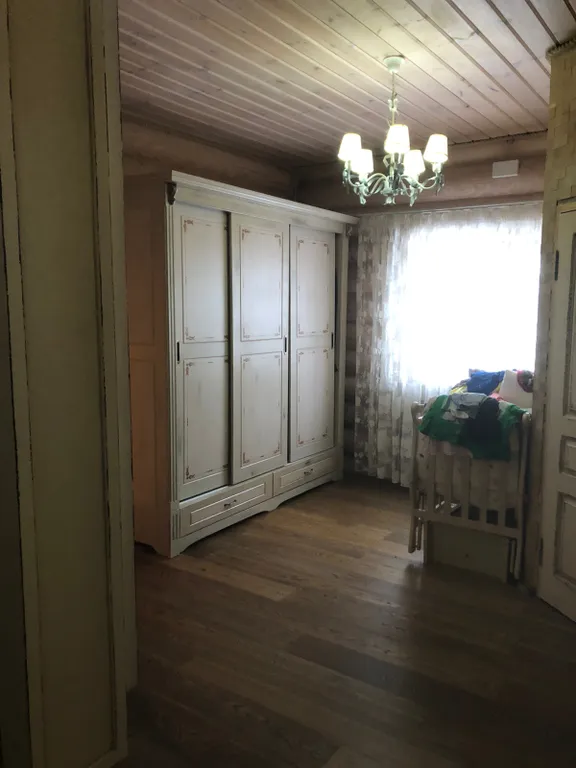 Коттедж с баней и беседкой из сруба