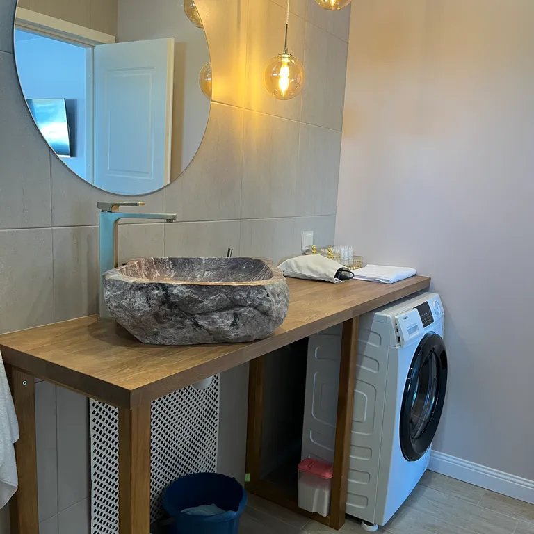 Уютный дом у озера