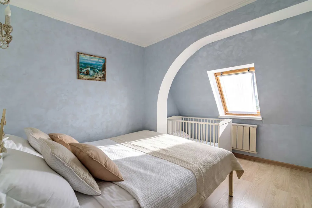 Замок на берегу каскада озер в Новой Москве