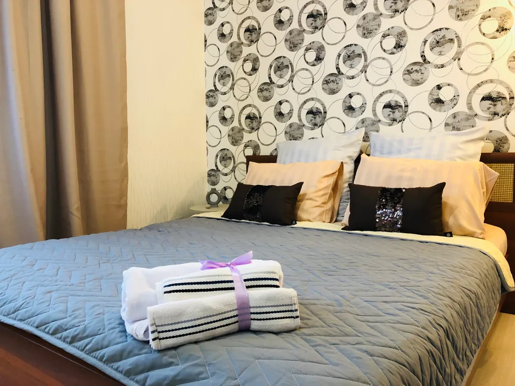 Полноценная двухкомнатная квартира с видом на платоновский парк