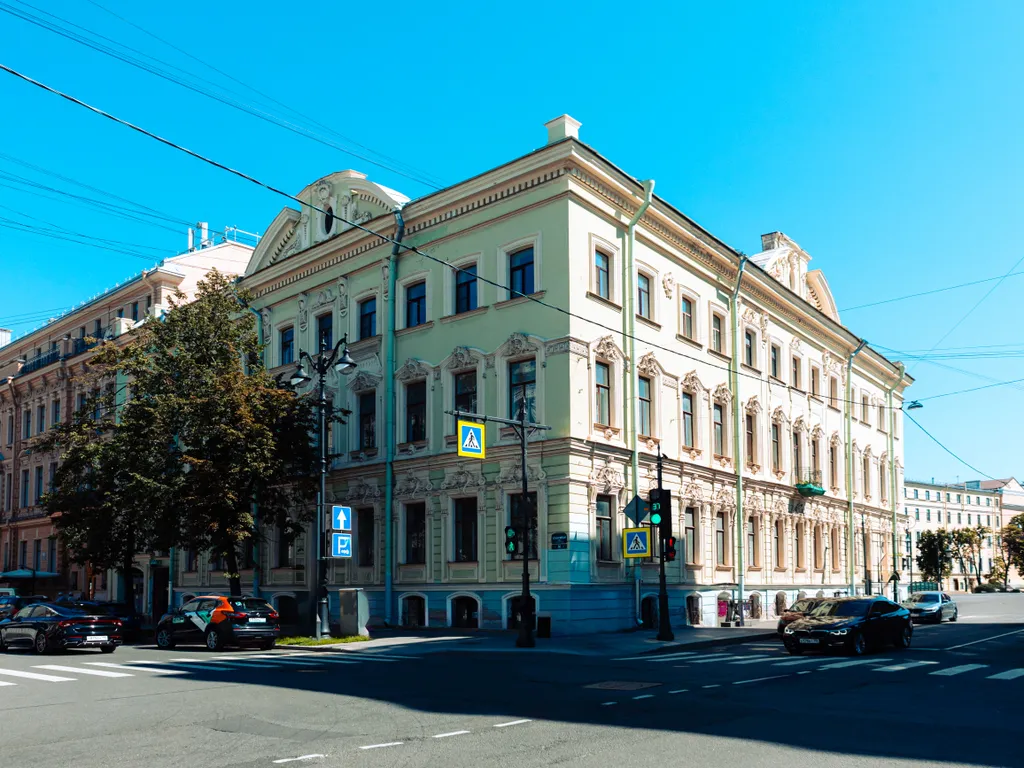 Квартира Трёхкомнатная квартира в двух минутах ходьбы от Иcаакиевcкогo coбоpa — Санкт-Петербург