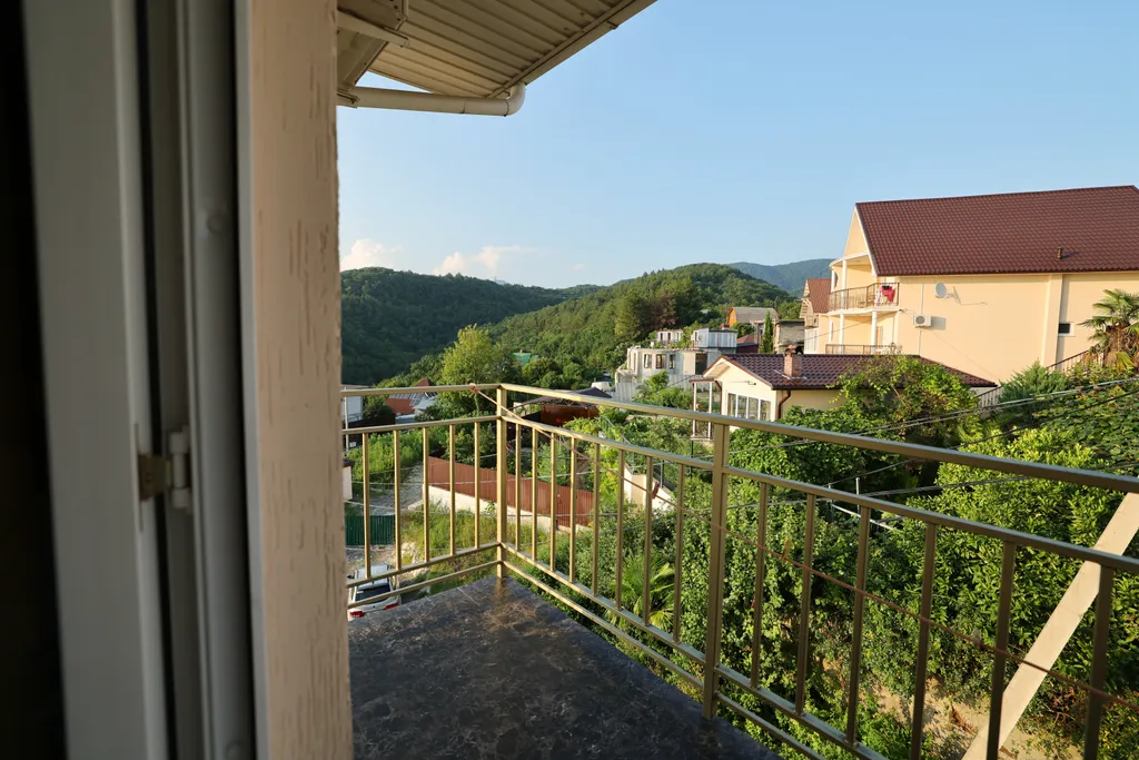 Квартира Квартира Четырехместный номер с доп. местом с балконом и видом на горы — Лазаревское