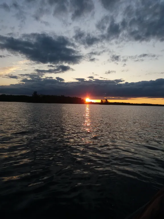 Большой коттедж на берегу озера